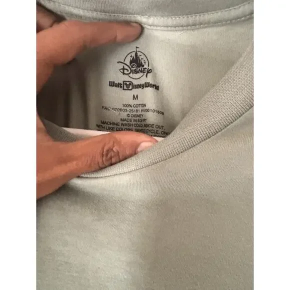 Disney Parks Magic Kingdom “The Most Magical Place On Earth” T-shirt Medium - Picture 4 of 7